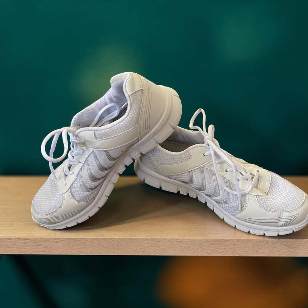 QIXP No. 1 White Sneakers Running/Golf  Sneakers Size 7.5